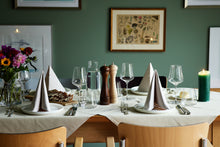 Laden Sie das Bild in den Galerie-Viewer, Vikis Chef´s Table